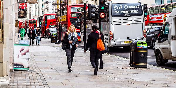 UK Retail Sales See Unexpected Decline In August: ONS