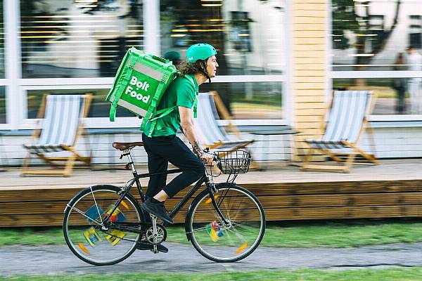 Estonia's Bolt, Starship In Food Delivery Robot Deal