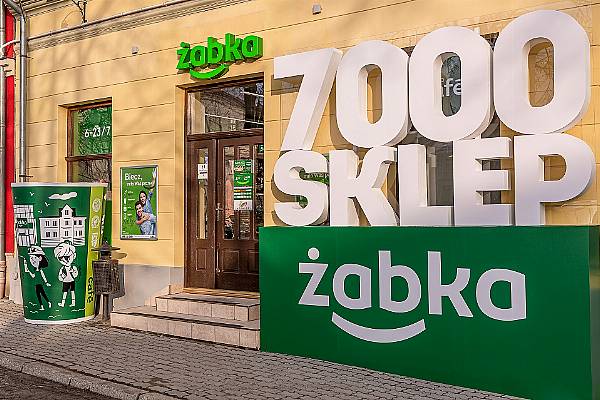 Poland's Żabka Climbs As Much As 9% In Warsaw IPO