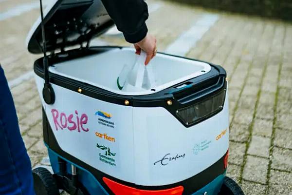 SPAR Trials Delivery Robot At Erasmus University Rotterdam