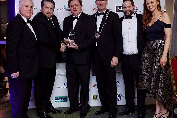 Cork's Oyster Tavern Wins Vintners Federation Of Ireland Award