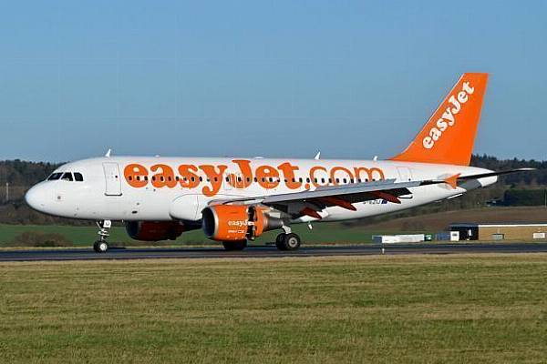 EasyJet Cuts Capacity