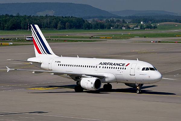 Capital Hike Brings Air France Under French Government's Wing