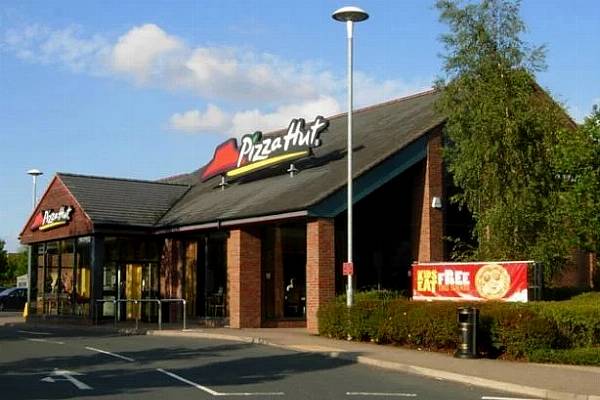 Pizza Hut Staffing Crunch Takes Slice Out Of Parent Yum Brands Sales