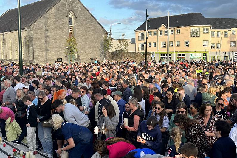 Vigil held in memory of four crash victims in Clonmel