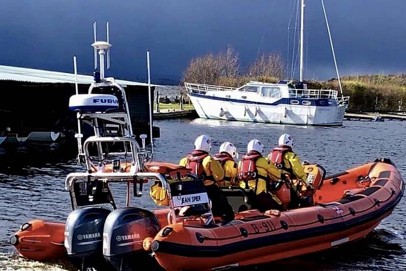 Lough Derg RNLI rescues 2 people on yacht