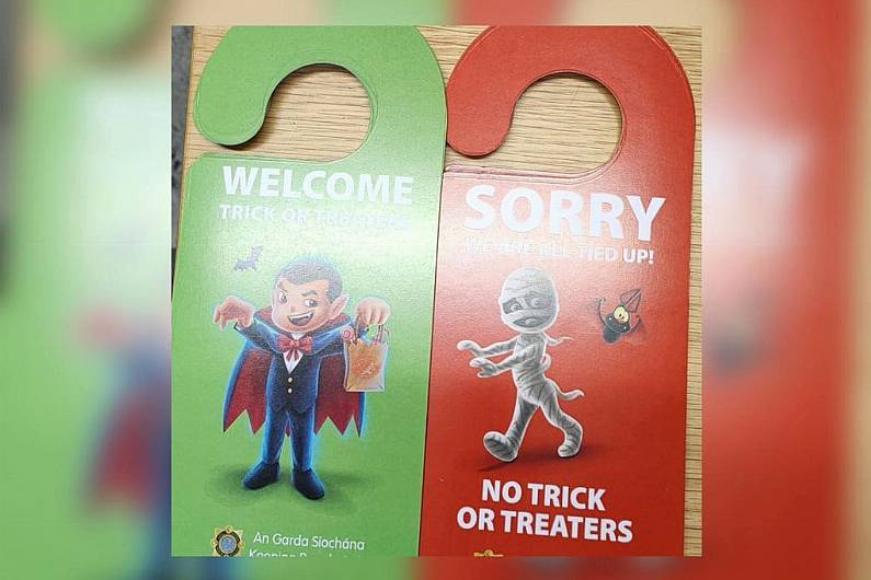 Local Garda&iacute; introduce door signs for 'Trick Or Treating'