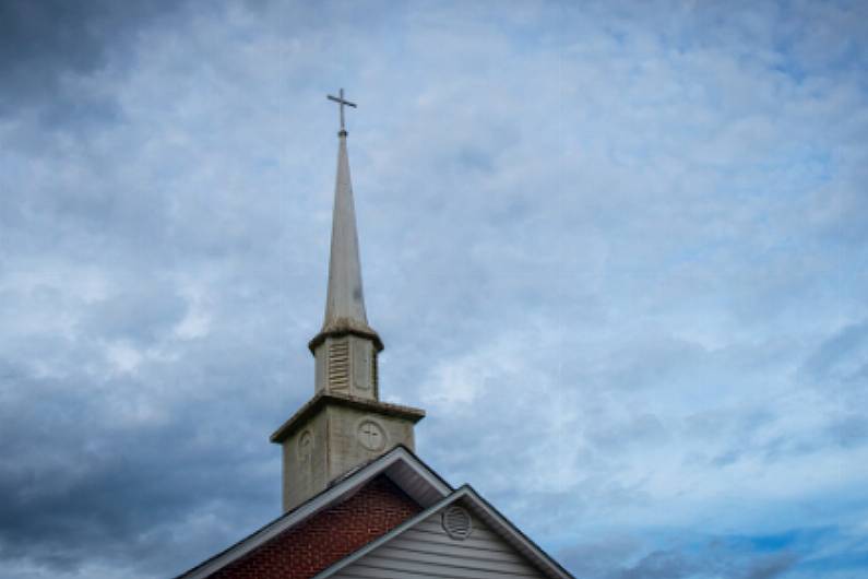 Cavan priest says couple fined for attending his Mass over lockdown 'discriminated against'