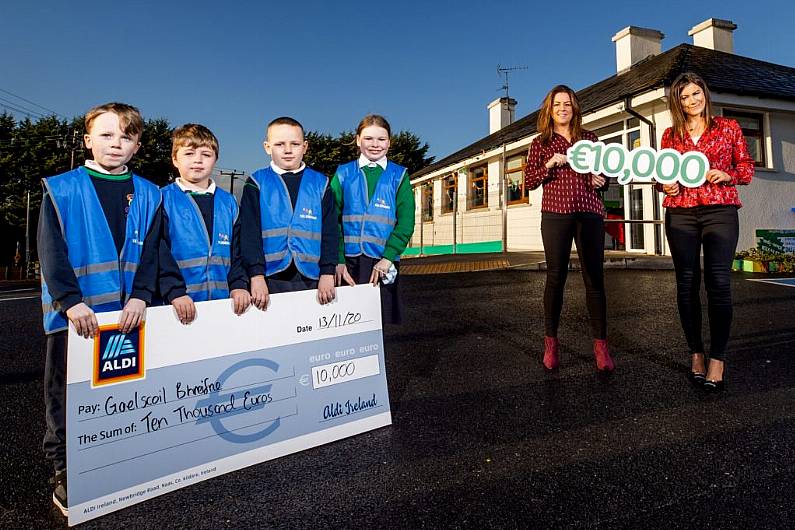 Cavan primary school wins &euro;10,000 in the Aldi&nbsp;Play Rugby sticker competition