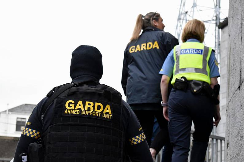 Man in his 20s remains in garda custody after Tralee house searched