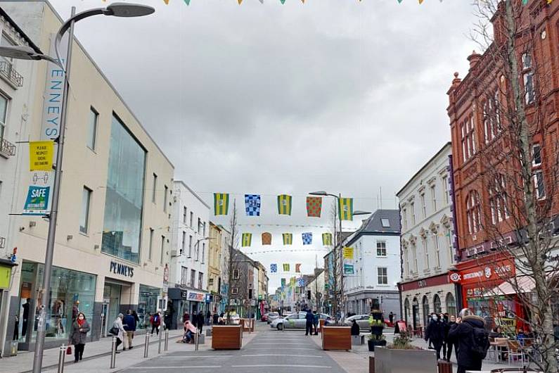 Flags and bunting to welcome GAA fans bring colour to Tralee town centre