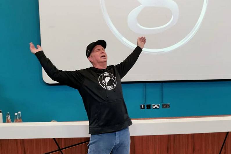 Garth Brooks remains tight-lipped on speculated Kerry accommodation