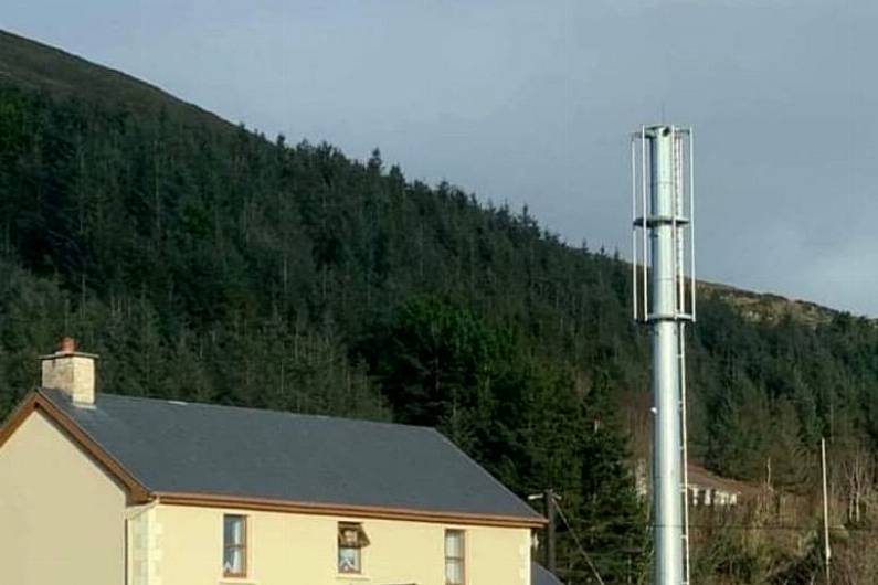 Kerry TD says work temporarily ceases on controversial mast in Inch