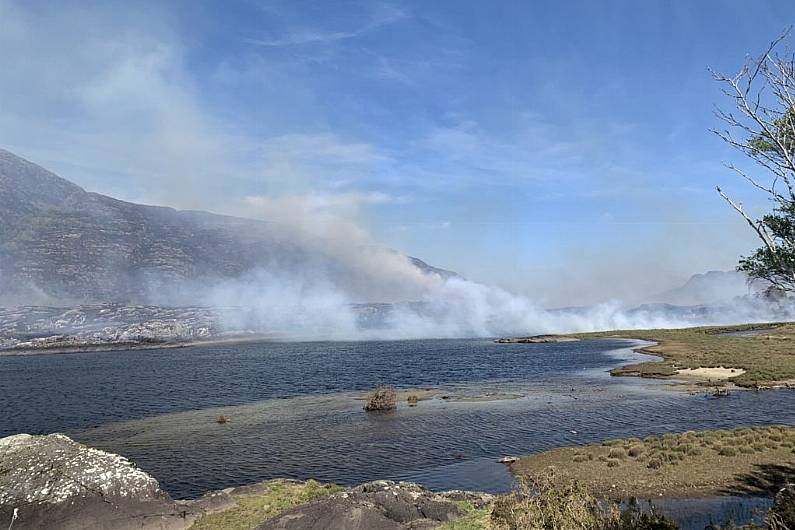 Fire services continue to battle Killarney National Park blaze