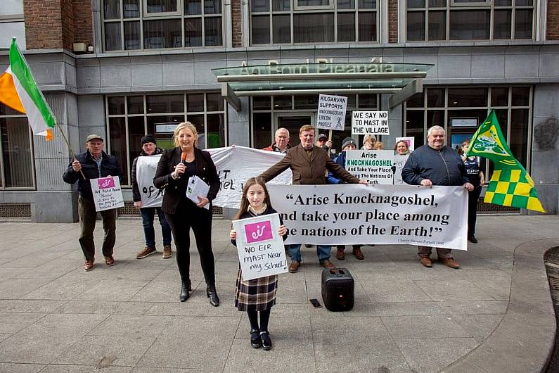 Locals travel from Knocknagoshel to protest outside An Bord Plean&aacute;la against Eir mast