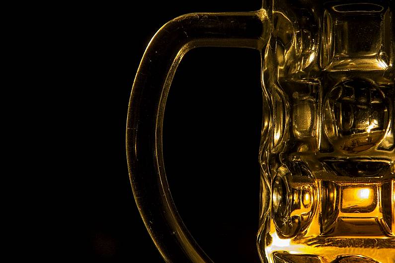 Tánaiste expects indoor pubs and restaurants to resume next month