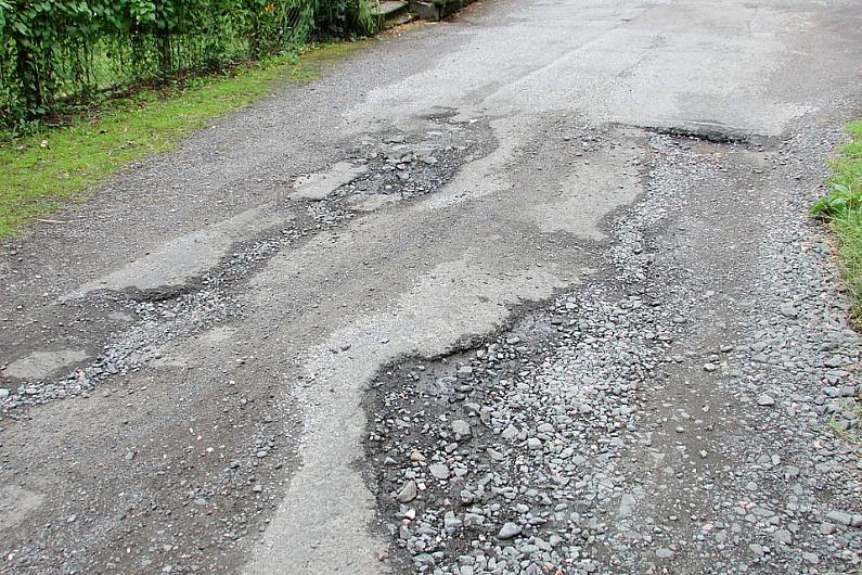 TD tells D&aacute;il how he filled potholes on Kerry road