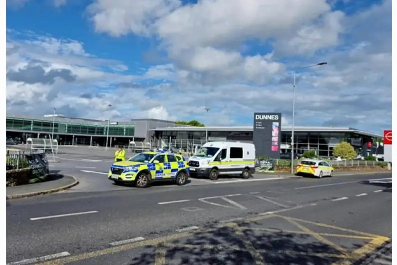 Longford stores reopen following major Garda security alert