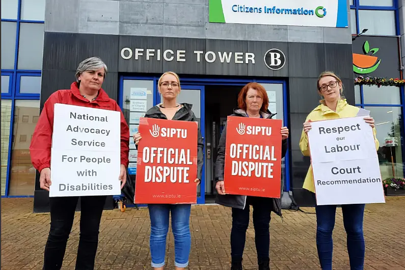 Roscommon protesters vow to continue their protest in pay row