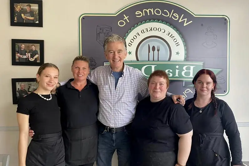 US actor Patrick Duffy, aka Bobby Ewing pays visit to local Longford cafe